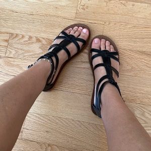 Universal threads sandals